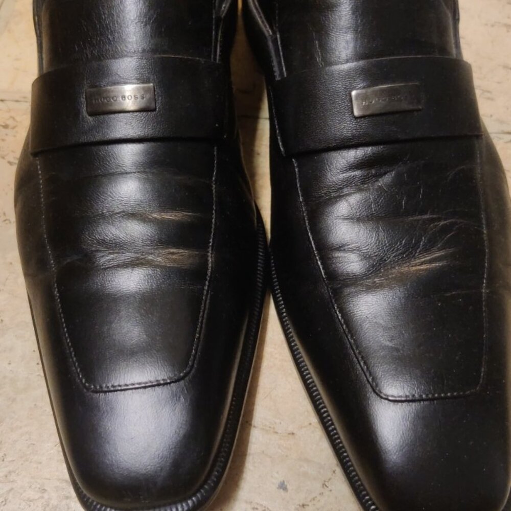 Hugo Boss black loafers 8UK 9US made italy stitched soles chisel toe penny